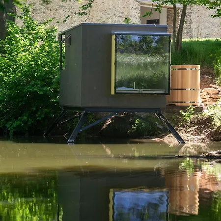 Landhuis Samota Hojsin Neustupov