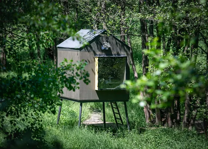 Landhuis Samota Hojsin Neustupov