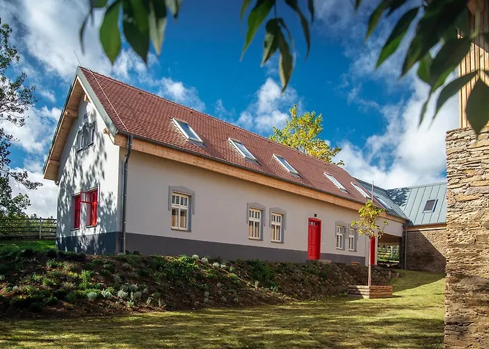 Landhuis Samota Hojsin Neustupov