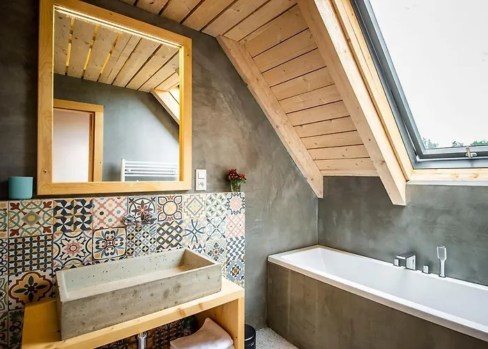 Landhuis Samota Hojsin Neustupov