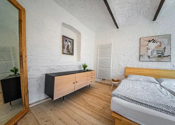 Landhuis Samota Hojsin Neustupov